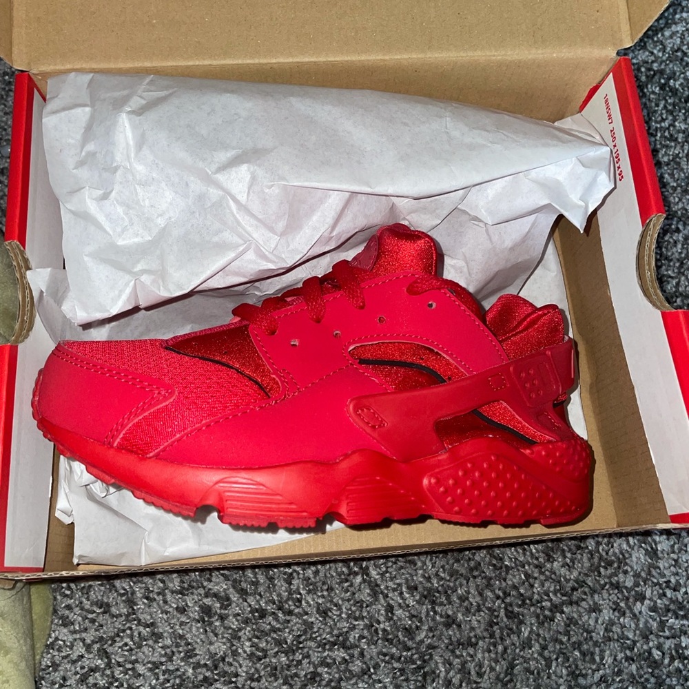 🎈Brand new Nike huarache runners🎈🔥